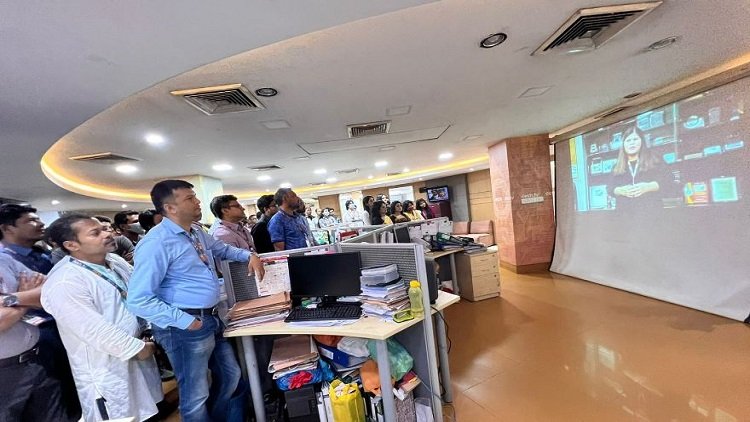 জন্মদিন পালনের বিভিন্ন মুহূর্ত