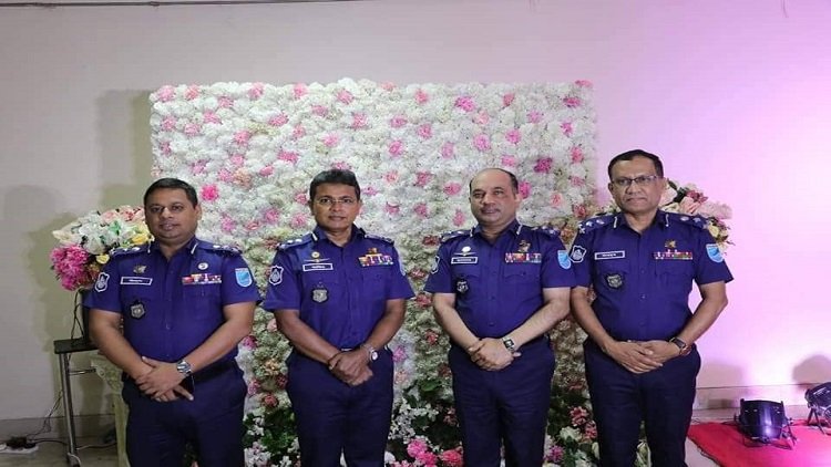 পুলিশ কর্মকর্তা